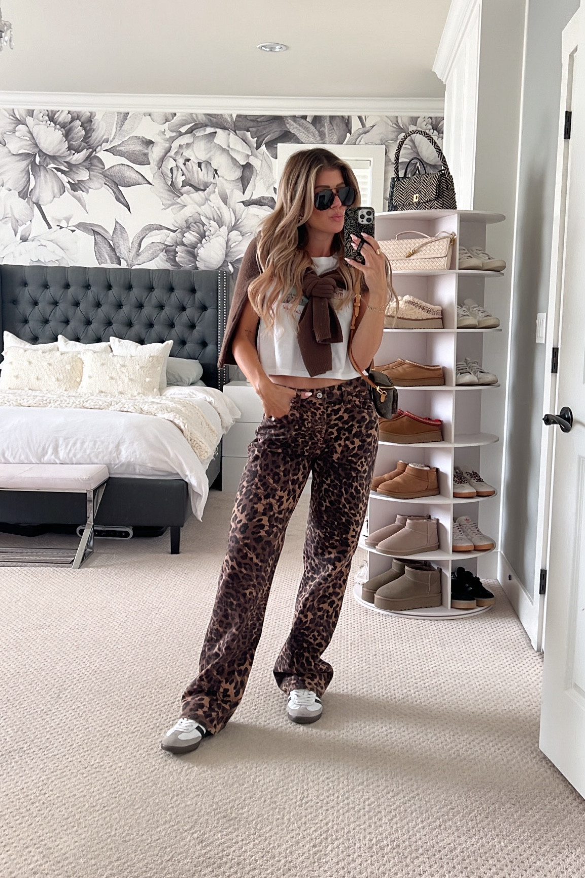 Low rise leopard denim has my heart atm 🐆🤭

#LTKFindsUnder100
