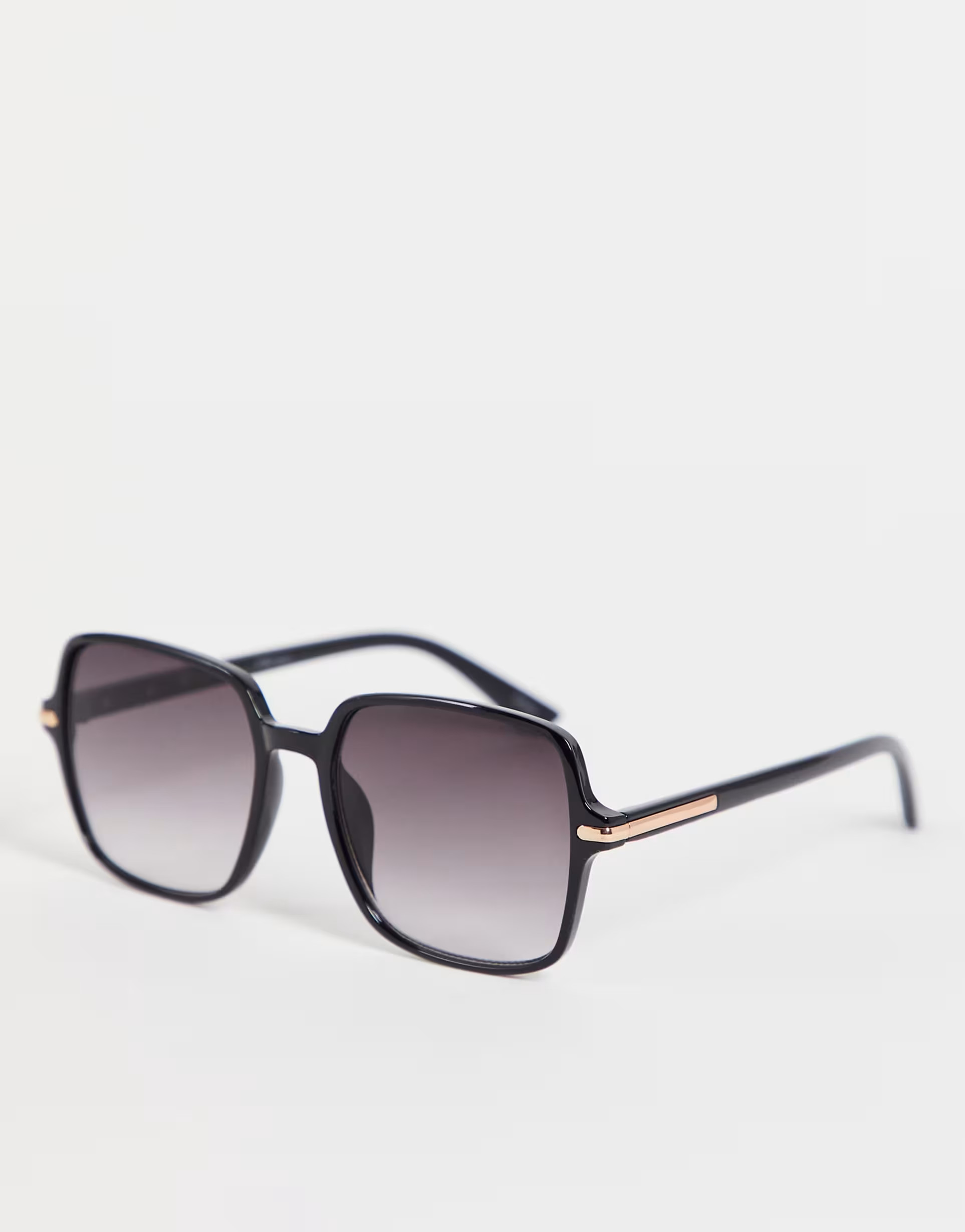 Vero Moda oversized square sunglasses in black | ASOS (Global)