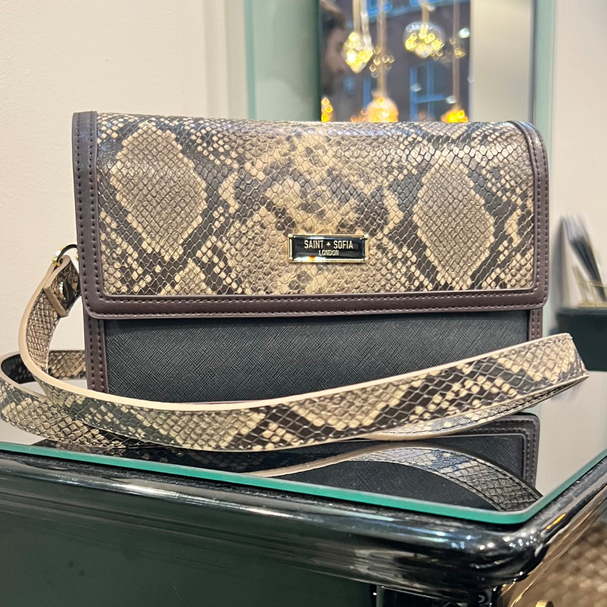 Perfect Bag… Brown Black Combo 

#LTKover50style #LTKwinter #LTKstyletip