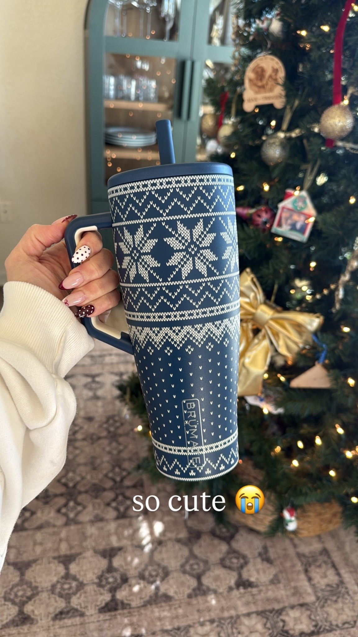 So cute 😭

 ❤️ the snowflakes!!  

 

#LTKSeasonal #LTKFindsUnder50 #LTKHoliday