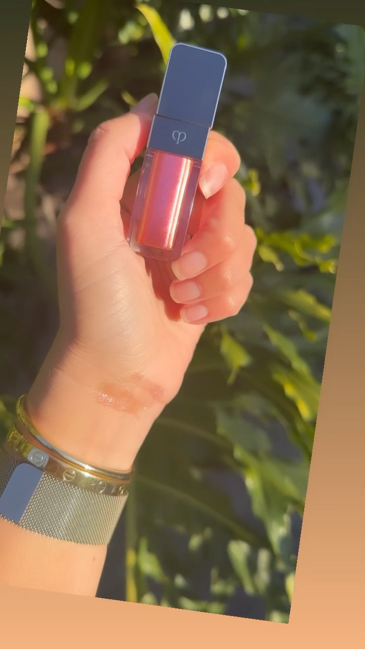 New beauty, lip gloss, pink lip gloss, luxury makeup, 

A first look at the new CdPB Rouge Crème…luminous, hydrating and endlessly gorgeous. 

Shade: 304 Ohia Lehua 👄⚡️

#LTKGiftGuide