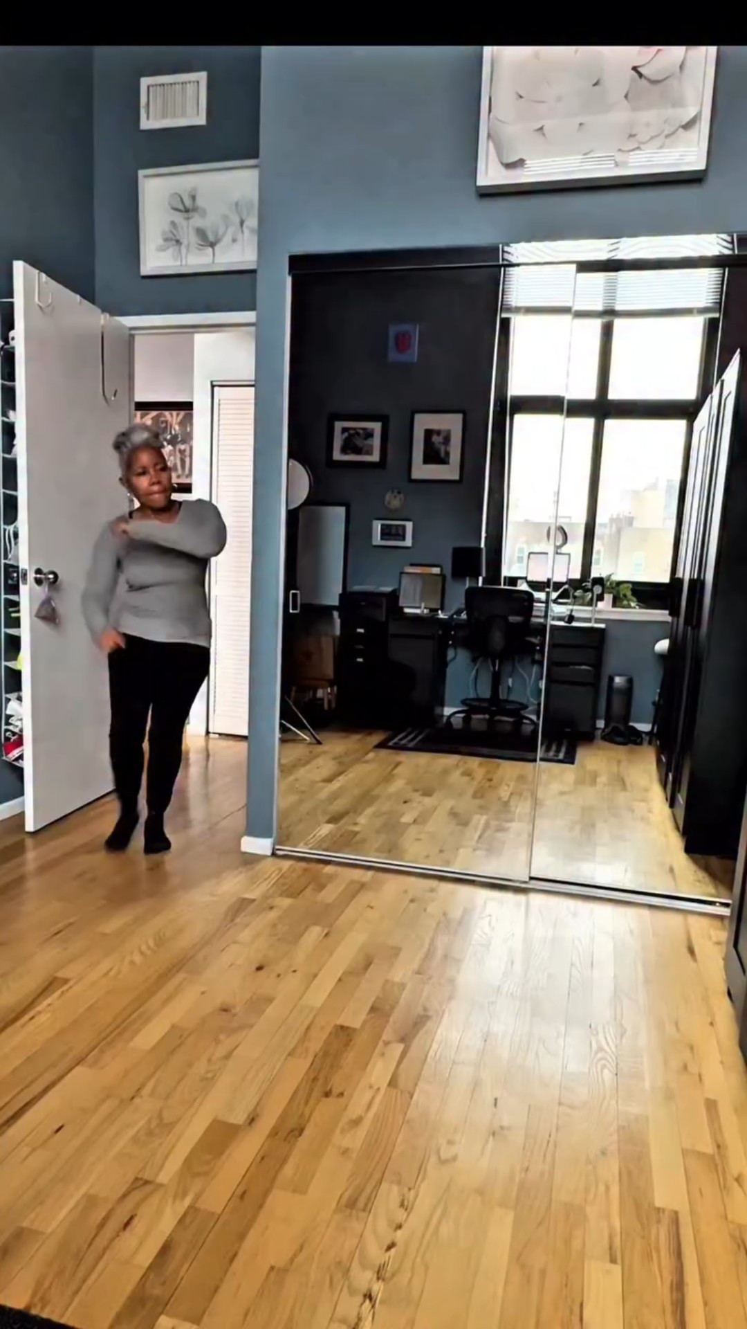 Here’s how I learned this lesson.

I adored my friend. I was wide open with her… heart on the table, no filter.

She wasn’t. And for a while, I didn’t question it.

Then something happened.
She wasn’t honest about it — and when I confronted her, she doubled down.
I brushed it off, but my gut told me to create some distance.

And instead of asking her what was really going on, I let my pride and my assumptions take over.

I told myself, “If she wanted to fix it, she would.”
Meanwhile, she was thinking the exact same thing.

When we finally sat down — no walls, no performance — just two women talking straight…
it took five minutes to see the truth:

Our whole “falling out” was built on misunderstandings we never clarified, and hurt feelings we didn’t admit because neither of us wanted to look needy.

Five minutes.
Five minutes that could’ve saved months of silence.

That’s when it hit me:
honesty saves friendships more than apologies do.
Apologies come after the damage.
Honesty prevents it.

And ever since, I choose honesty first.
It’s not always comfortable… but it has protected every friendship worth keeping.

Do you agree? Tell me in the comments.

Dress - @nordstromrack 
@easyspiritofficial 

#positiveaging #lastingfriendships