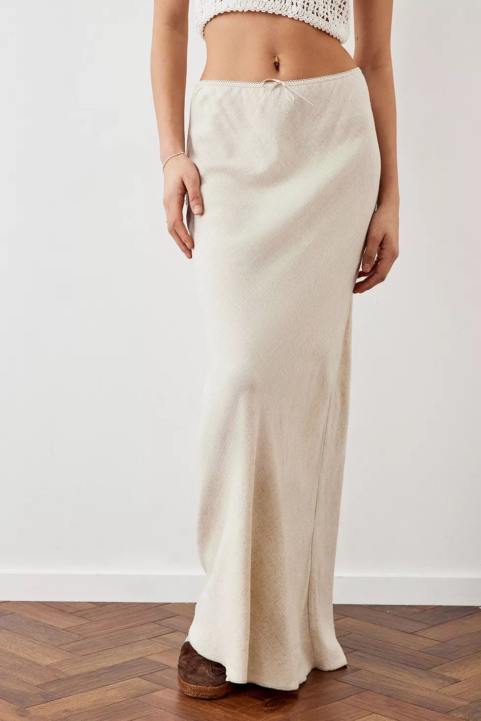 Archive At UO Natural Linen Lizzie Maxi Skirt | Urban Outfitters (EU)