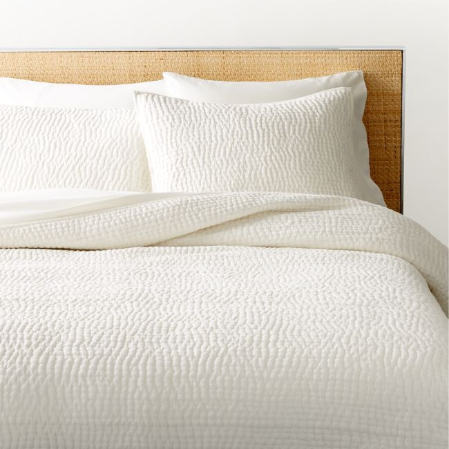 Stitched Organic Cotton Sateen Ivory Full/Queen Quilt | CB2