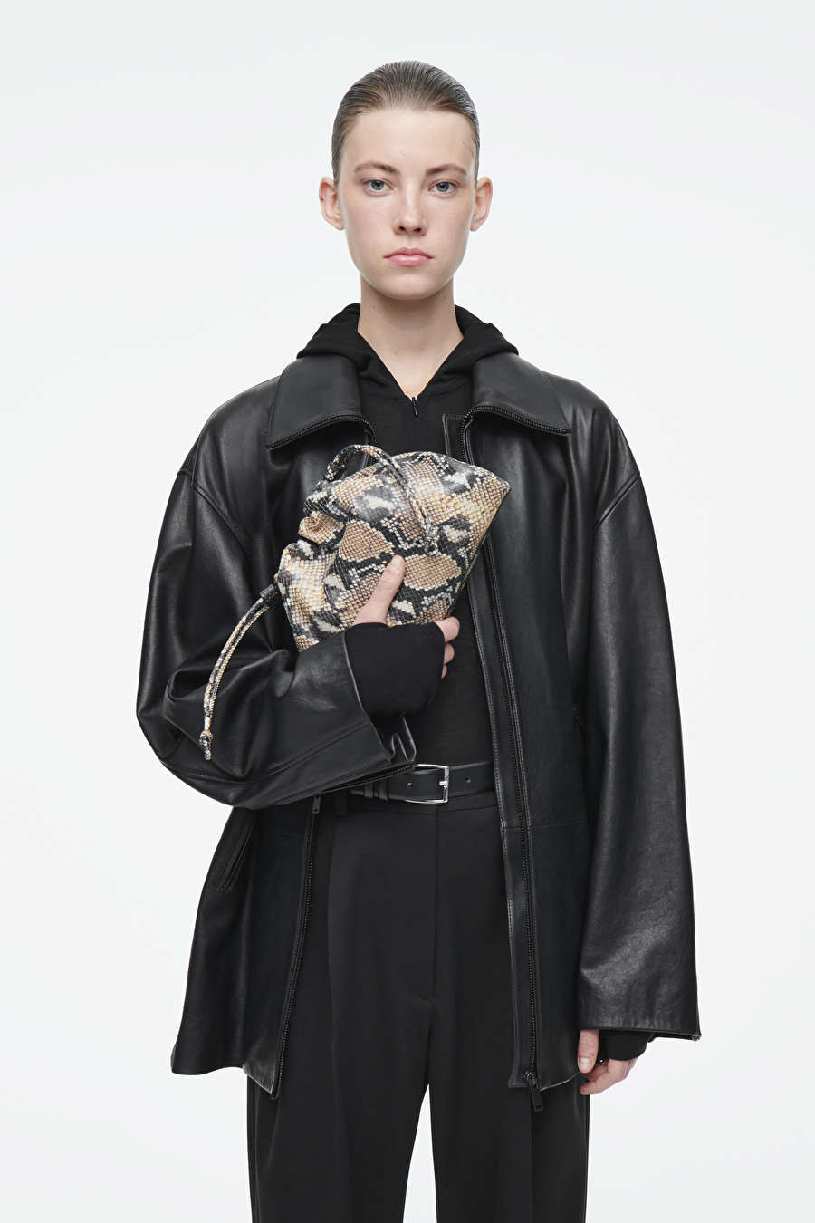 MINI CAVATELLI CLUTCH - LEATHER | COS UK