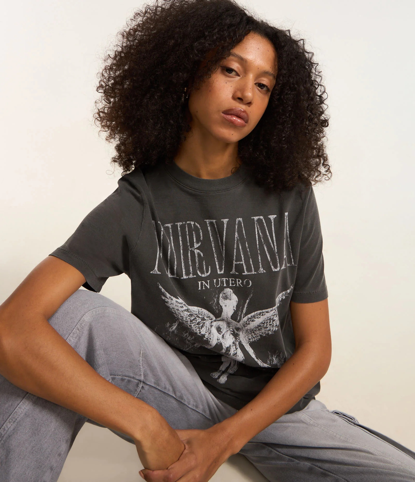 Camiseta Alongada em Algodão com Estampa Anjo Nirvana Preto Acinzentado - Lojas Renner | Renner (BR)