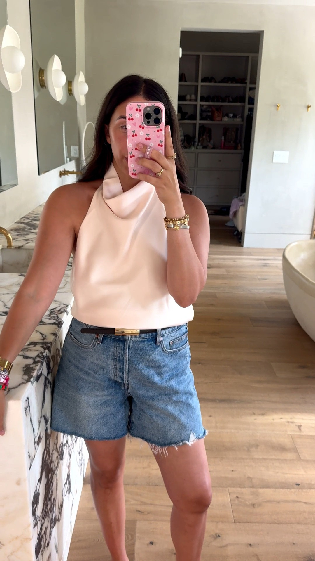 Top: medium 
Shorts: 28 

Dressupbuttercup.com #dressupbuttercup #dederaad

#LTKootd #LTKmomlife #LTKSeasonal