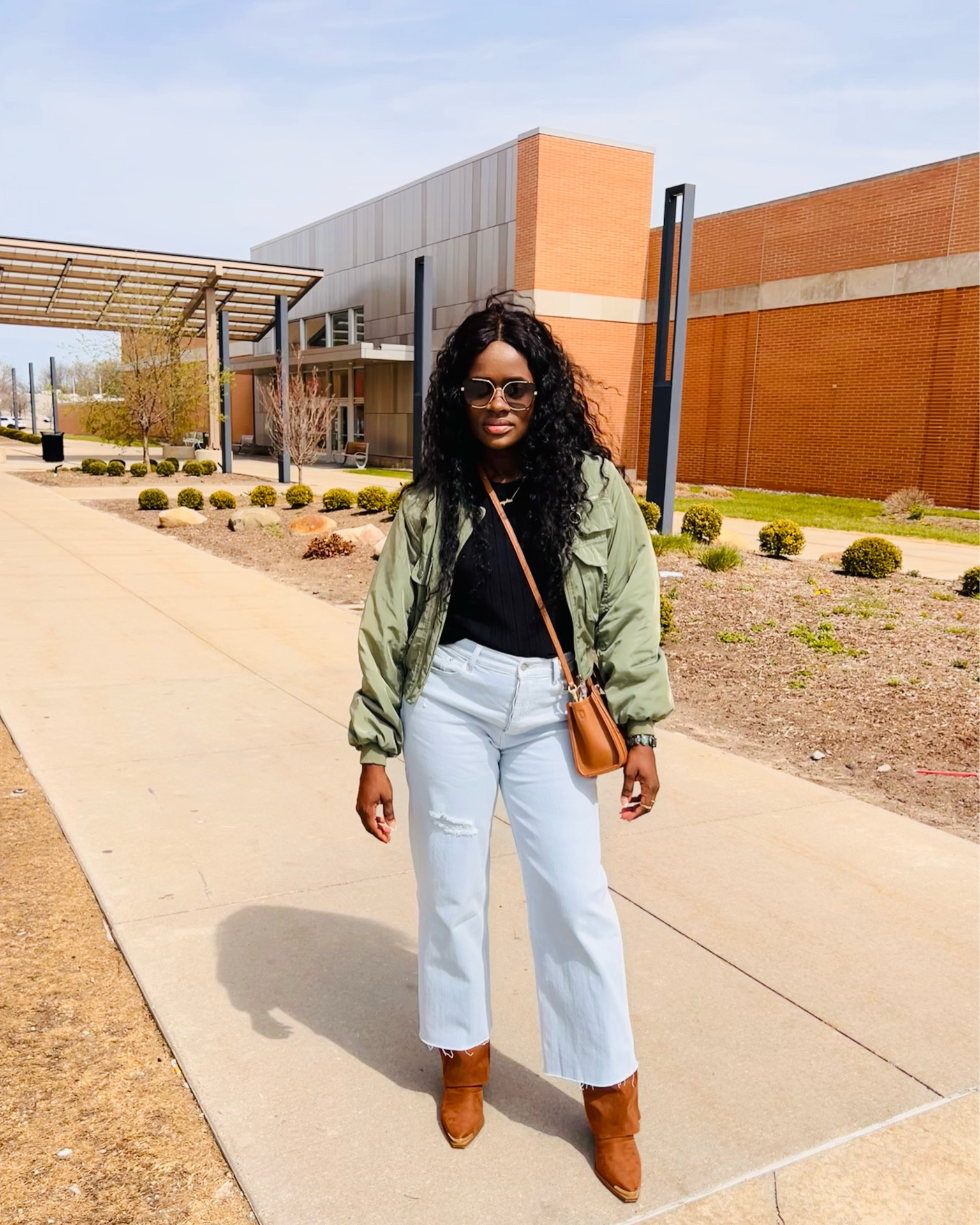 3 weeks post-partum and still killing it with the most recent drop from @musebymagnolia. This capsule collection is curated by women for women. 
@magnoliaboutiqueindiana 

#LTKstyletip