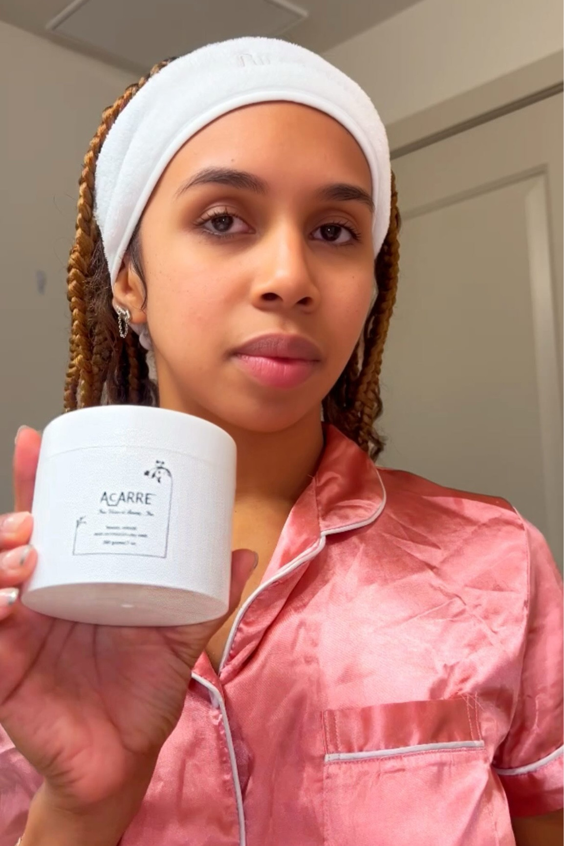 ✨ Skin feeling fresh and bright thanks to @acarrebeauty Multi Bioactive Powder Mask! 🌿 

Get their oil! 

This amazing mask is packed with bio-active ingredients like sea silt that nourish and rejuvenate both face and scalp. I’m loving how refreshed and radiant my skin looks after using it! 

💧Silt naturally contains minerals and nutrients that help revitalize your skin, leaving it smooth and radiant! Pair it with the Multi-Use Beauty Edit Oil for the perfect glow-up routine

💖 Perfect for those who want to simplify their skincare routine without sacrificing results.

Tip: You can mix the powder with water or your favorite oil glow up)  for a customized experience! 😍

Huge shout out to @trayonthego for this amazing product sample! It has definitely upped my skin care routine ☺️💓

#AcarreBeauty #GlowUp #SkincareRoutine #blaclfound #blackfounders #blackowned #NaturalIngredients #BrightSkin #GlowingSkin #FaceMaskLove #CleanBeauty #SelfCareEssentials #MultiUseProducts #HealthySkinJourney