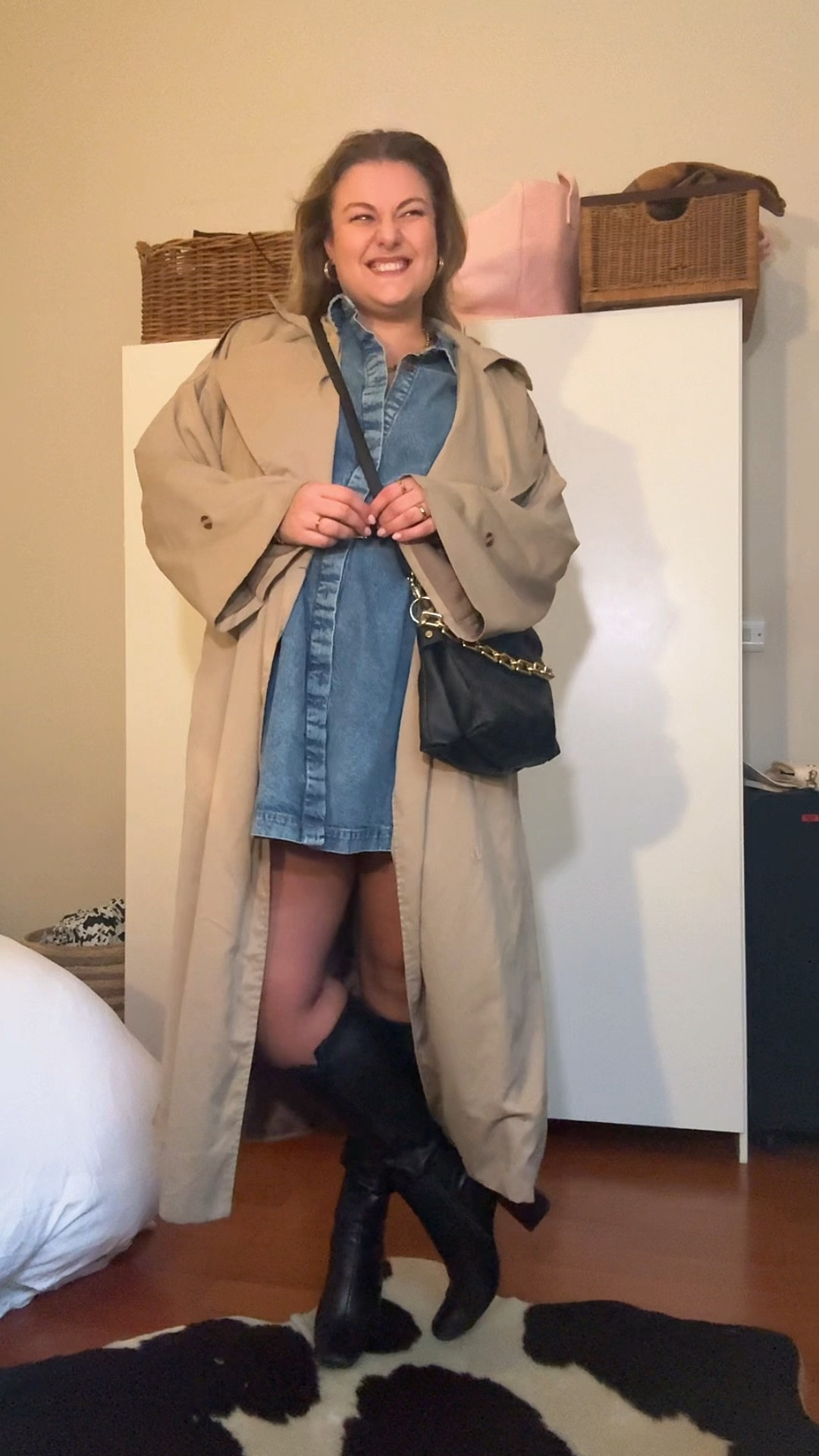 Midsize autumn easy outfit 🫶

🪩 Dress is ASOS size 18 but you don’t need to size up 

🪩 Boots are size 7 but tight on the calves 

🪩 Trench is size 16 from isawitfirst

🪩 Bag & belt are primark 

#LTKplussize #LTKcurves #LTKmidsize
