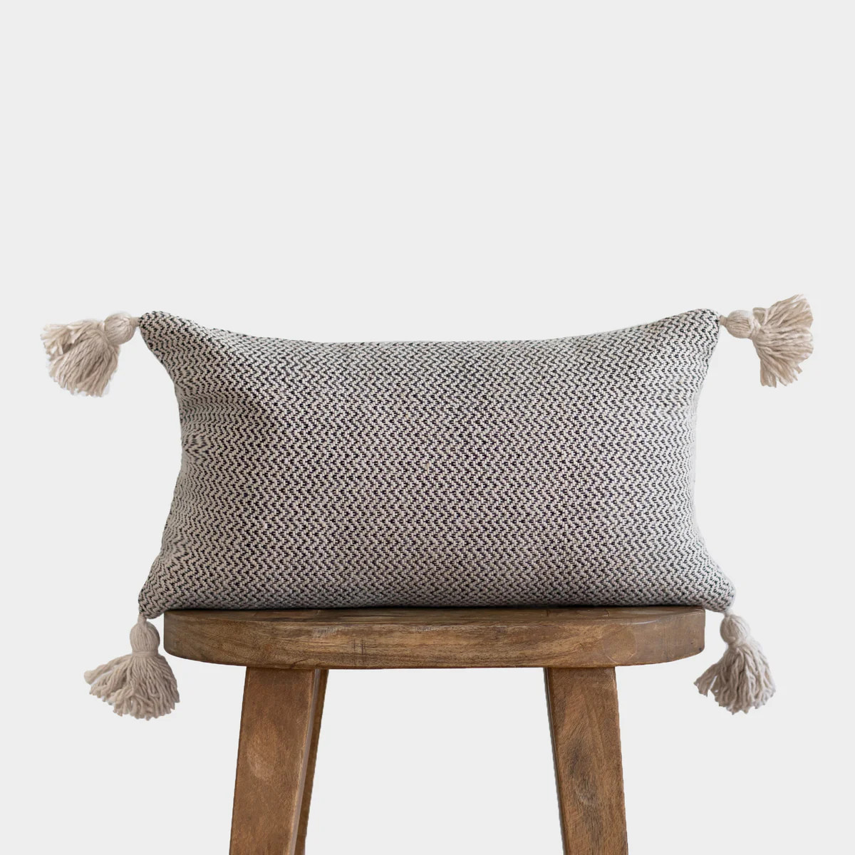 Heni - 22" Moroccan Pillow Cover | Woven Nook