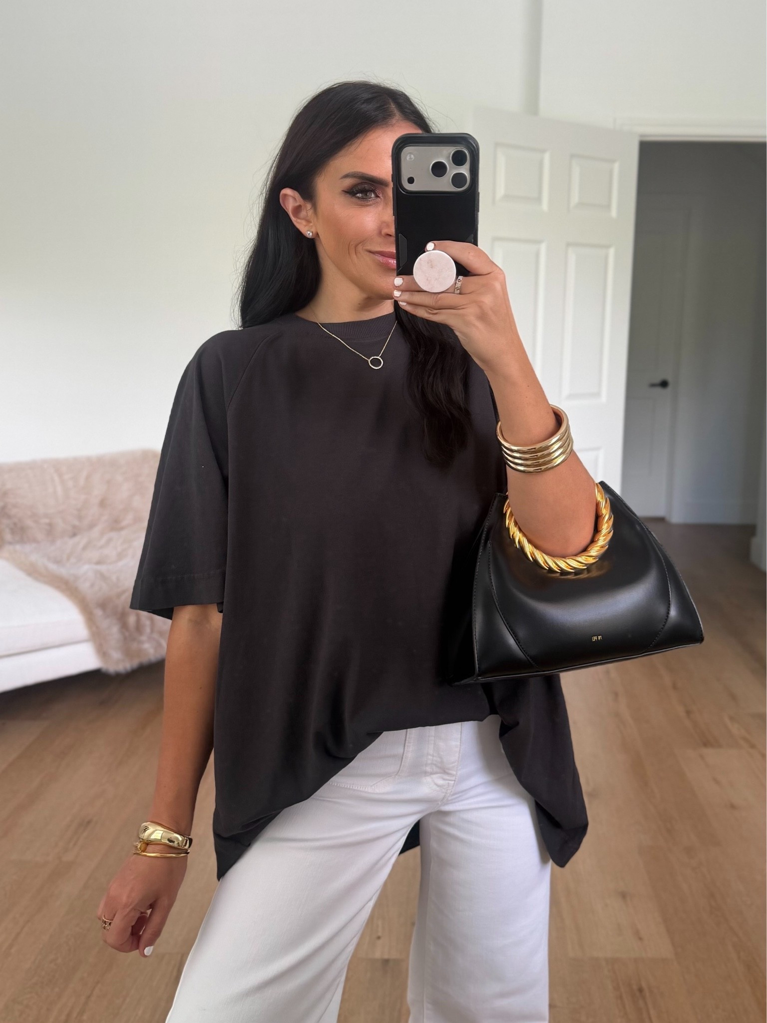 Free people icon tee wearing size small. Frame jeans wearing size 27