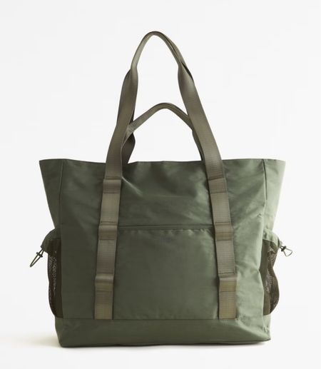 The tote bag for the summer in a beautiful green 

#LTKcanada #LTKmodest #LTKsummer