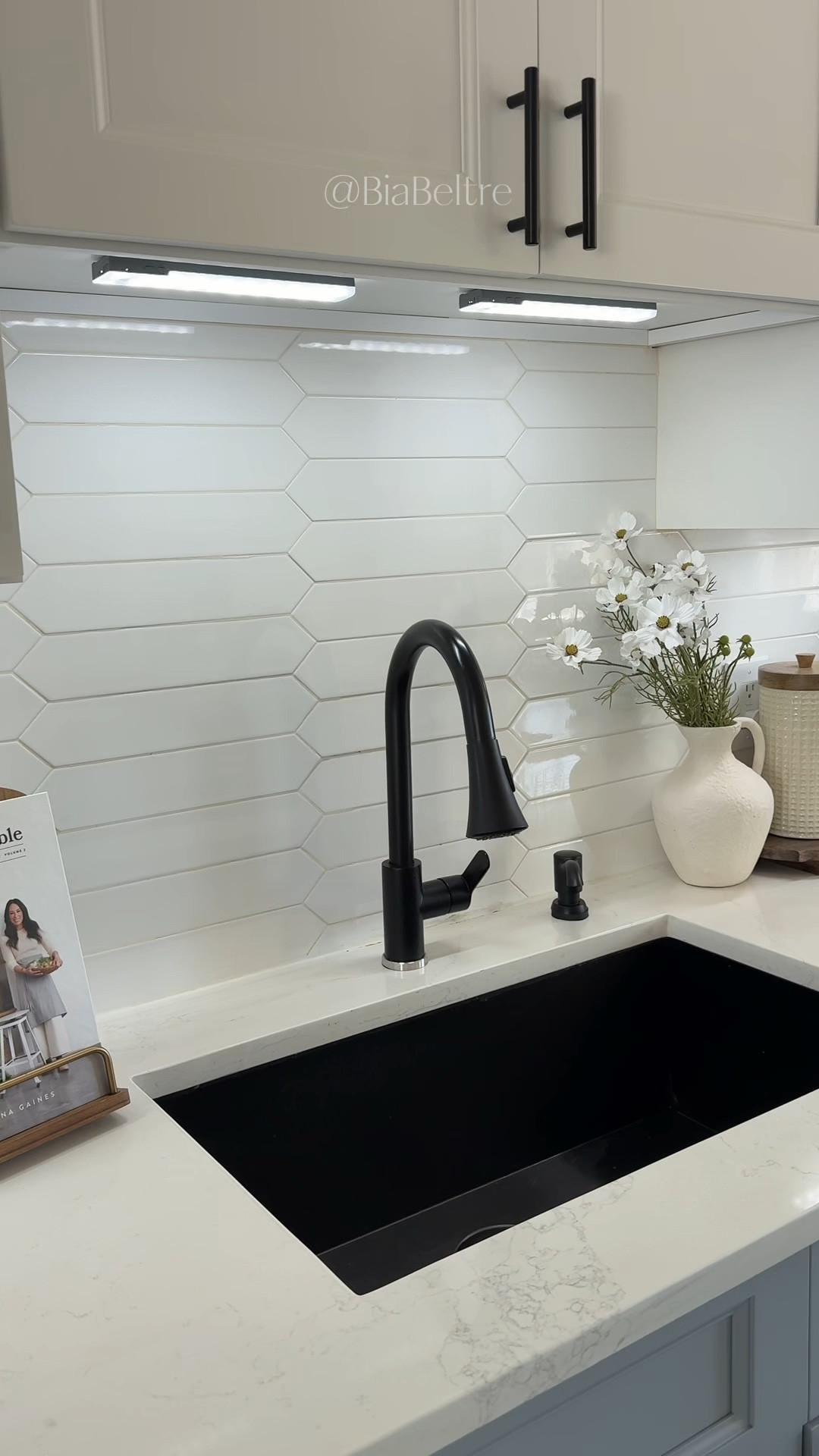 Eleva el look de tu cocina con este set de luces ✨ fáciles de instalar y hacen toda la diferencia.

#LTKHome