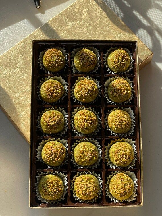 Vegan Cashew Pistachio Ladoos| Kaju Pista Laddu | Vegan Indian Sweet | Vegan Indian Sweet Box | V... | Etsy (US)