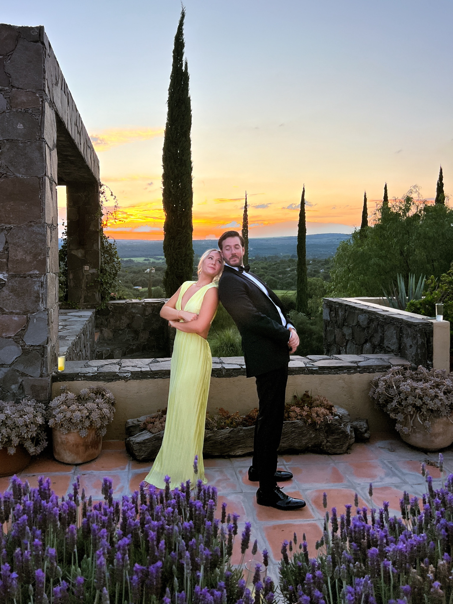 #howtoloseaguyin10days #yellowdress 