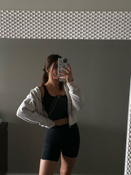athleisure ootd, workout outfit, casual ootd, bike shorts outfit, running errands outfit, aerie bike shorts, aerie workout outfit, abercrombie sunday zip up hoodie, abercrombie style 