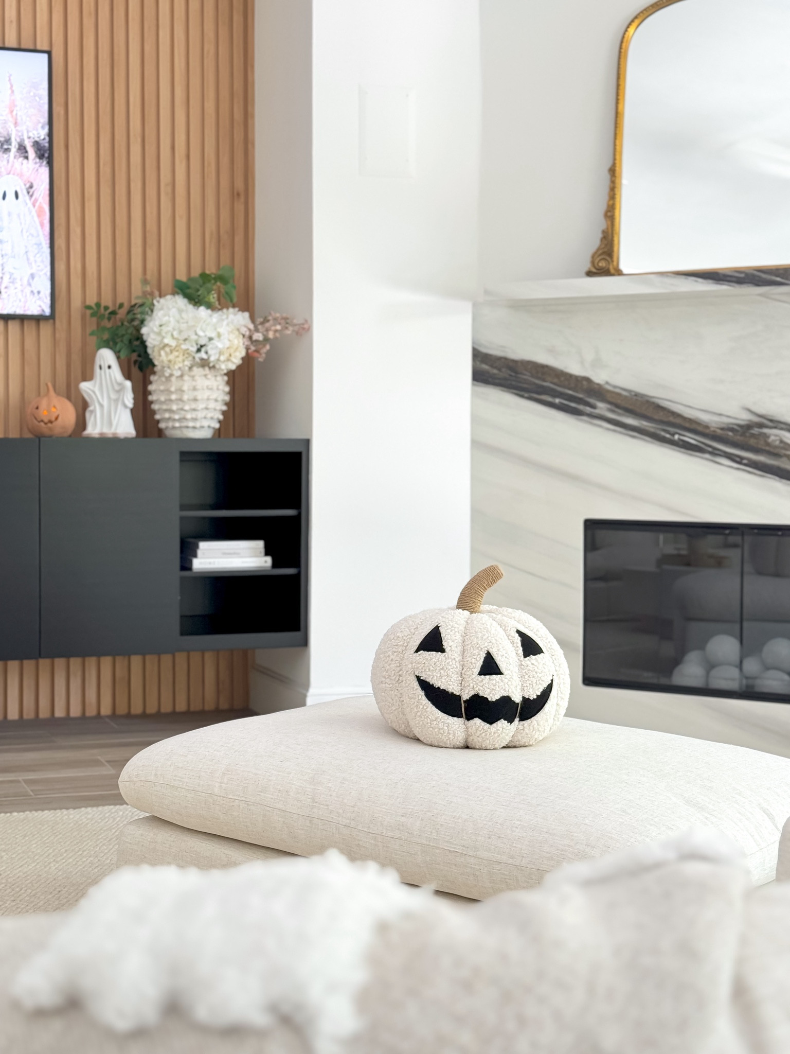 Halloween Pillow from Potterybarn

#halloween #halloweendecor #potterybarn #home 

#LTKHome #LTKSeasonal #LTKFindsUnder100