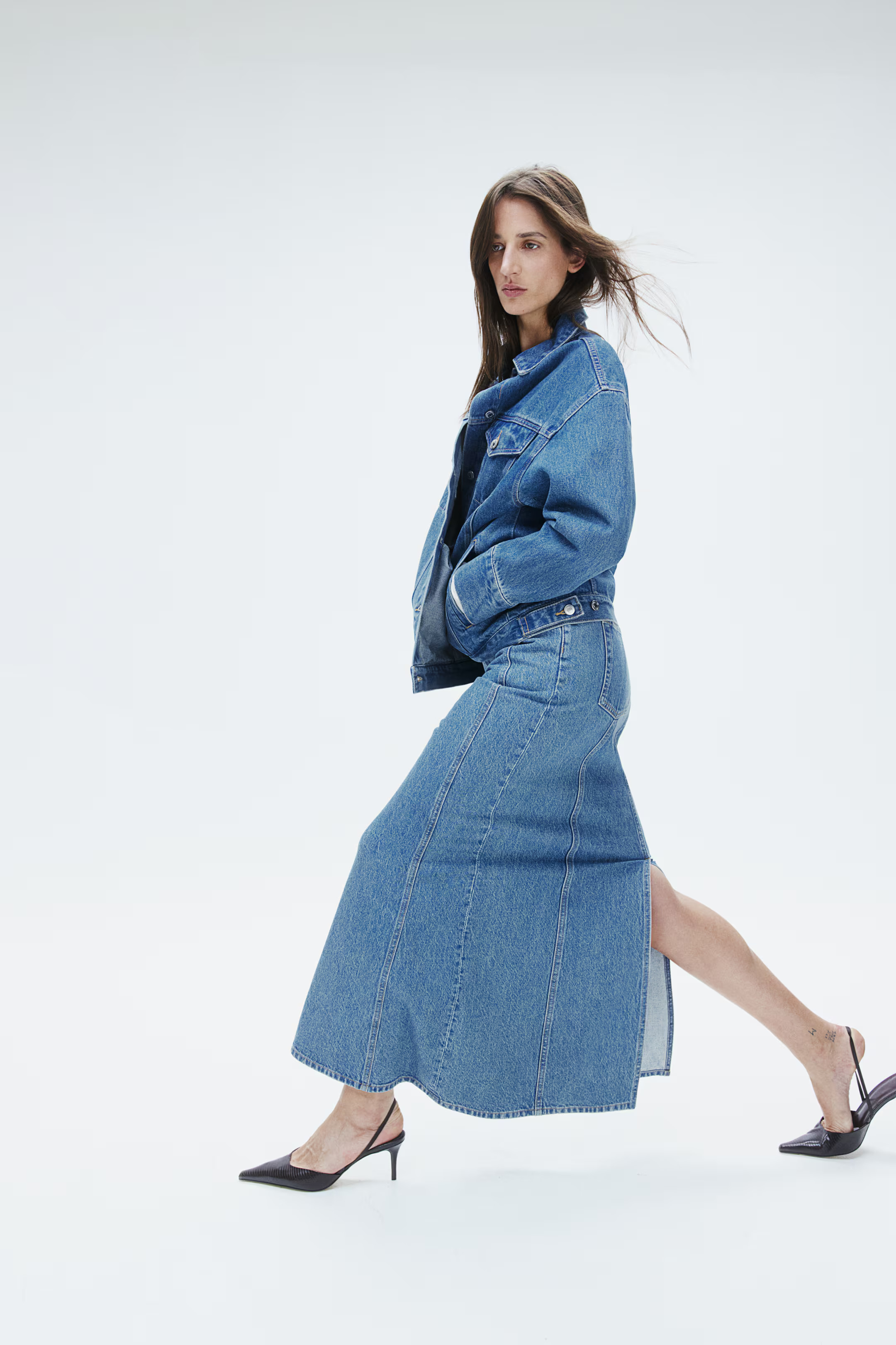 Flared denim skirt - High waist - Long - Light denim blue - Ladies | H&M GB | H&M (UK, MY, IN, SG, PH, TW, HK)