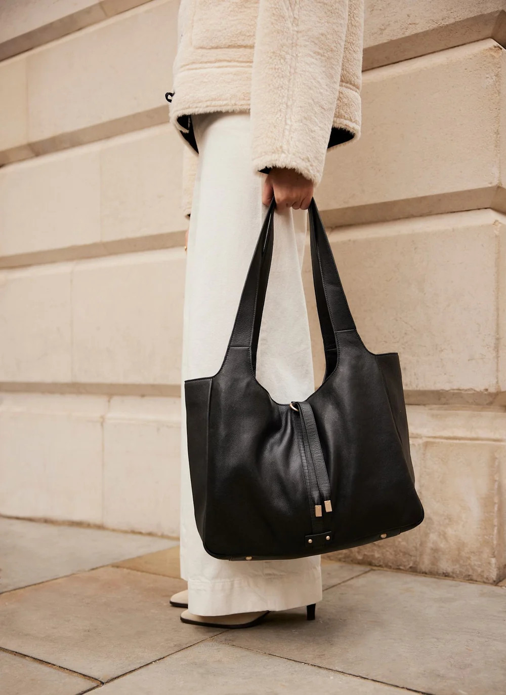 Bobbi Leather Tote Bag | Mint Velvet