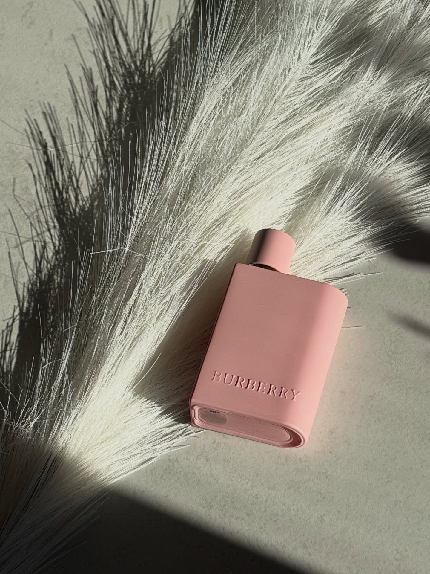 Soft, sweet, and a little addictive ✨
This scent has quickly become a favorite, and I’ve been reaching for it nonstop.

Thank you so much to @burberry and @influenster for sending this 💝

#BurberryHer #PerfumeLove #SignatureScents #Complimentary #EverydayLuxury 

#LTKBeauty #LTKValentine #LTKselfcare