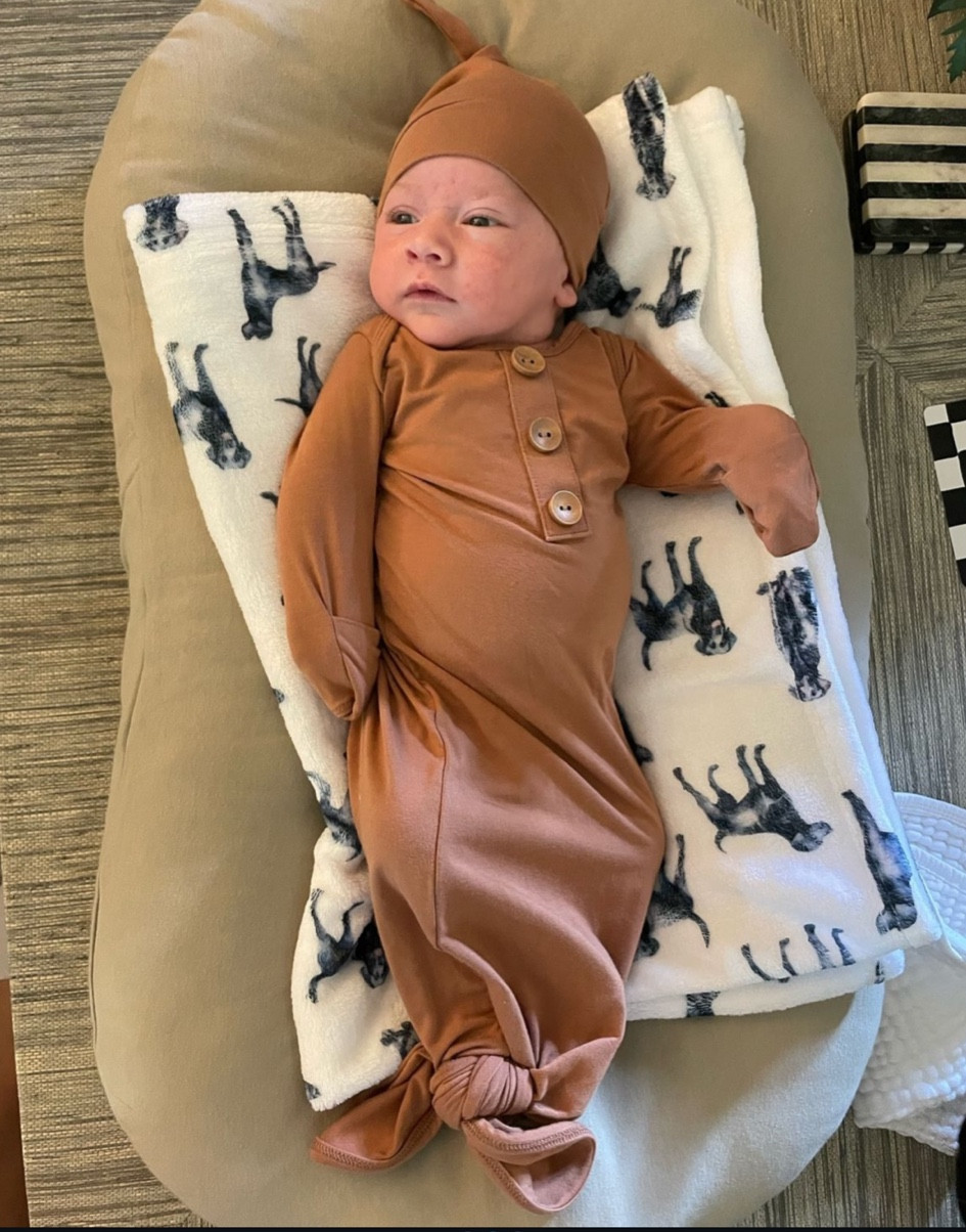 Newborn Camel Bamboo Knotted Gown & Hat Set

#LTKFindsUnder100 #LTKBaby #LTKBump