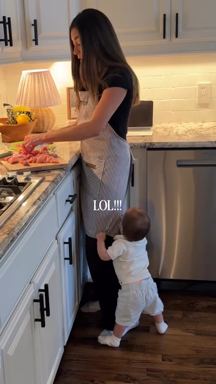 Ya this one is gonna make you drool! 🤤 🍝👩🏽‍🍳 Orzo chicken dish!
⁣
1.5 lbs boneless, skinless chicken breast, cut up into cubes⁣
2 tb olive oil⁣
4-5 cloves garlic, mashed⁣
3/4 cup sun-dried tomatoes, in oil, drained⁣
2 tsp italian seasoning⁣
2 tsp paprika⁣
1/2 tsp kosher salt⁣
1 tsp ground black pepper⁣
1 cup orzo⁣
2 1/2 cups chicken broth (or water)⁣
3/4 cup full fat coconut milk or heavy cream⁣
2 large handfuls fresh spinach⁣, cherry tomatoes, and mushrooms
3/4 cup parmesan cheese, freshly grated⁣
⁣
Pat chicken dry and cut into cubes. Add olive oil to a large, deep skillet over medium-high heat. Once the pan is hot, add the chicken. Stir and cook for 2-3 minutes until the edges start to cook. Add in the sun dried tomatoes, garlic, italian seasoning, paprika, salt & black pepper. Cook for 3-4 minutes more, then add the orzo and broth and stir well. Reduce heat to medium. Cover the skillet and cook for 12 minutes, removing the cover every few minutes to stir and ensure nothing sticks to the bottom of the pan. NOTE: your orzo might need a little more time to cook through and that’s ok!! Once the orzo is cooked through, add the coconut milk/cream and spinach and stir another minute until the spinach is wilted, then add in the parmesan cheese and stir once more. Remove from heat, plate and enjoy! ⁣🍝😍
⁣
Credit to @kalejunkie  for this meal!! ^ 

#20minutedinner #easyrecipes #marrymechicken #easydinner #dinnerrecipes

#LTKHome #LTKfoodie #LTKdayinmylife