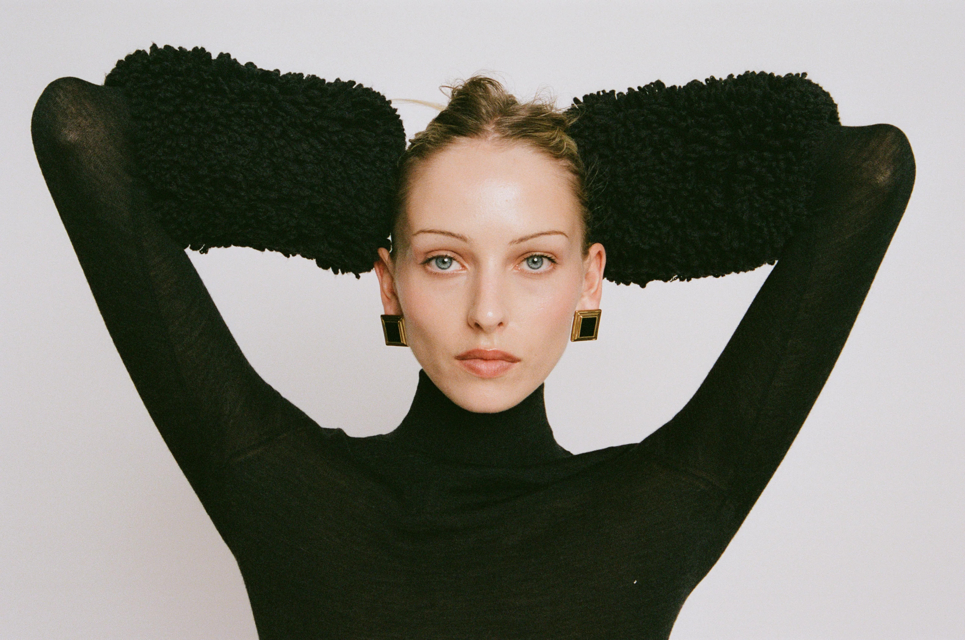 TWIST BROOCH SILVER | Heaven Mayhem