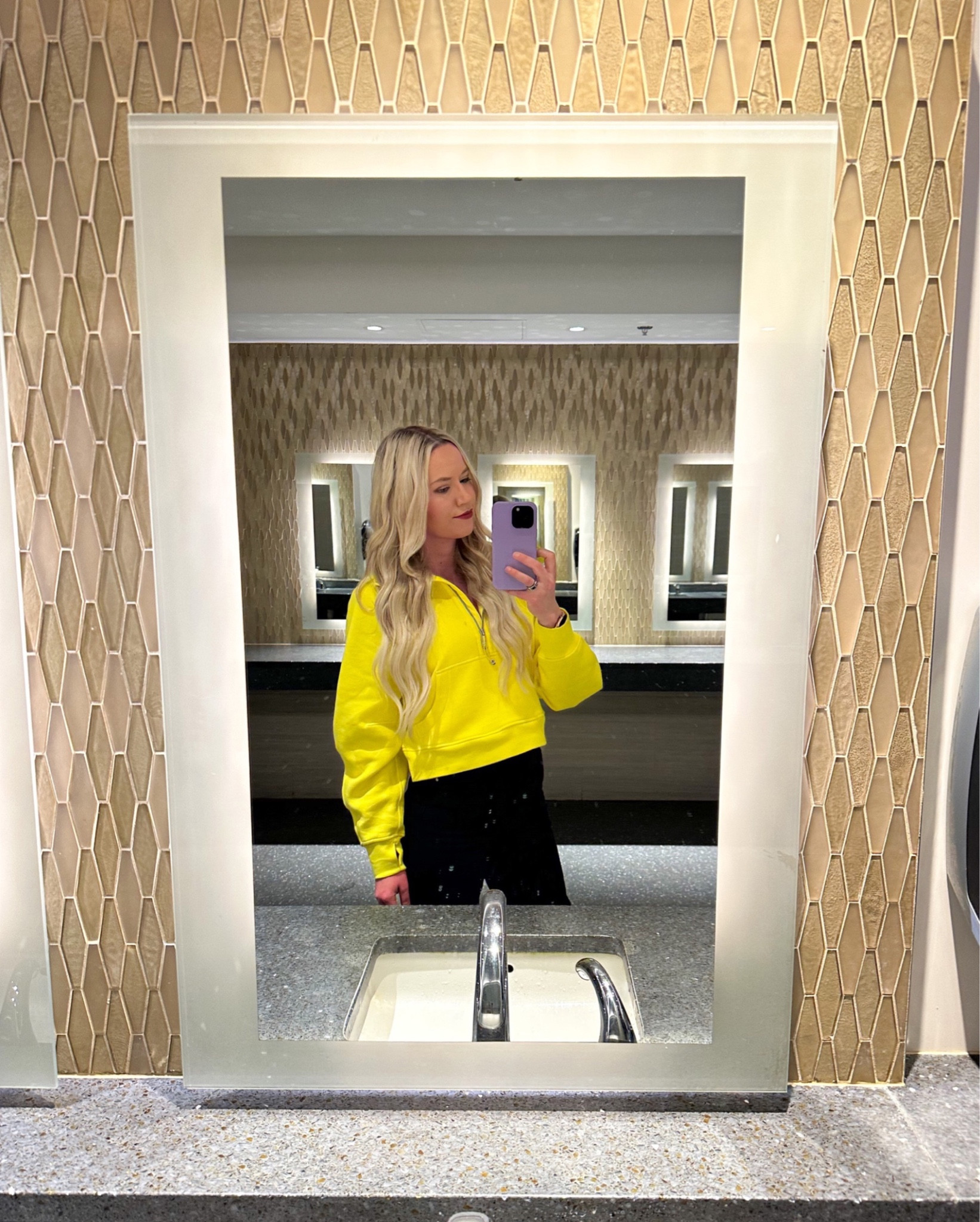 Comfy and casual for last week’s airport fit!

Sweatshirt: Sonic Yellow, XS/S
Jeans: Black, 26

#LTKtravel #LTKfit