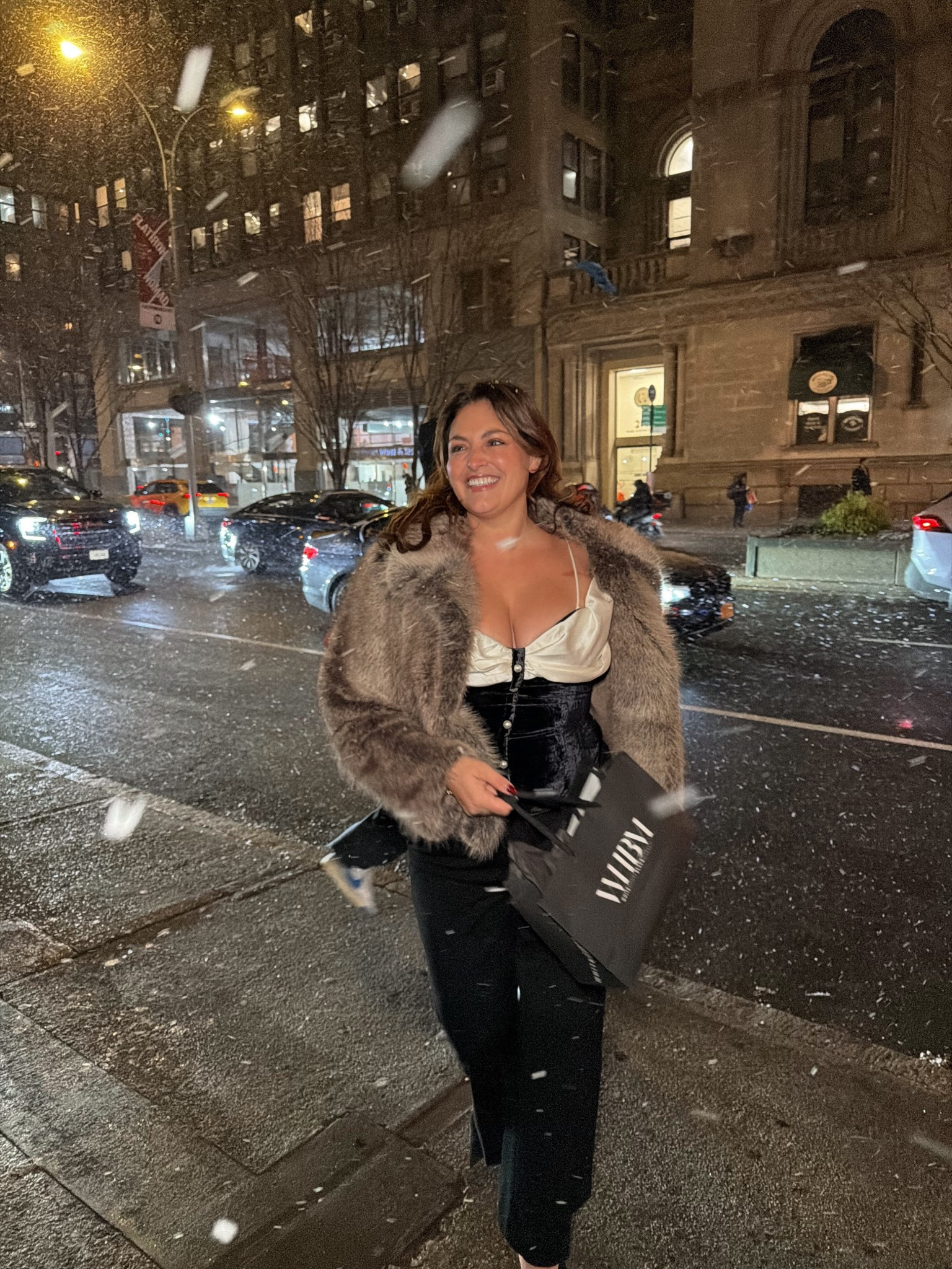 ootd | gorgeous coat 40% off 

#LTKHoliday #LTKootd #LTKFindsUnder100