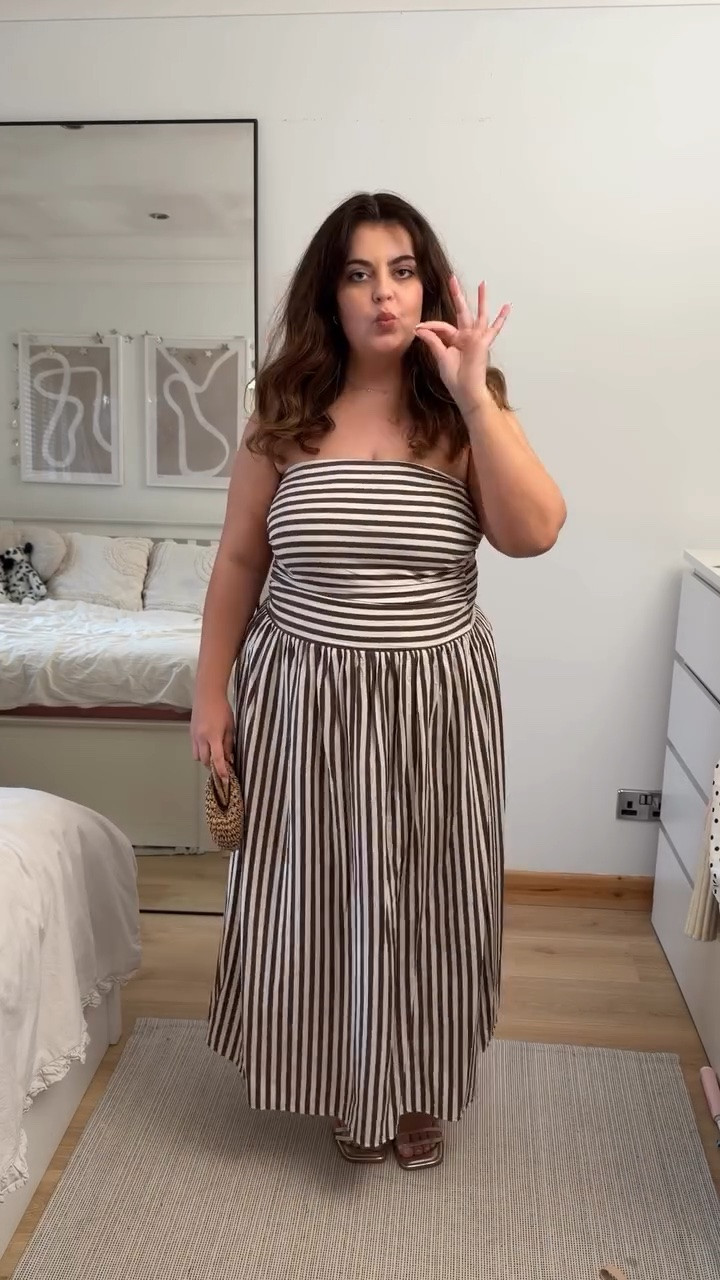 25% off? Sign me up 🙂‍↕️ but let this be a sign to you that clothes sizes mean absolutely nothing!!!! I got everything in my usual size but nothing fits the same😮‍💨😂 ended up sizing down in the first dress and to keep the last top I would have had to size up 2-3 times!! 😮 shocking really but let it be your reminder that the size means nothing- as long as you feel good that’s all that matters 😌

#fandfclothing #fandf #tescoclothing @fandfclothing #supermarketclothes