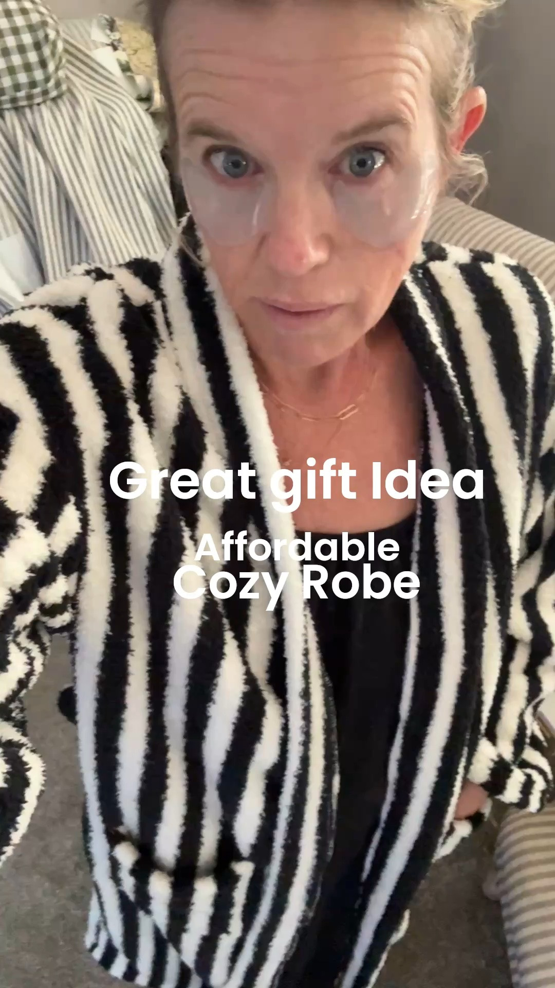 Great Gift Idea 🎁

Affordable under $49

Cozy Robe 
Plush and soft
Striped robe that comes in several color combos .

Fits tts and makes a great gift idea for the holidays coming up! 

This is a gift I am giving this year!

Great for self care days too

Eye patches that make great gifts and stocking stuffers