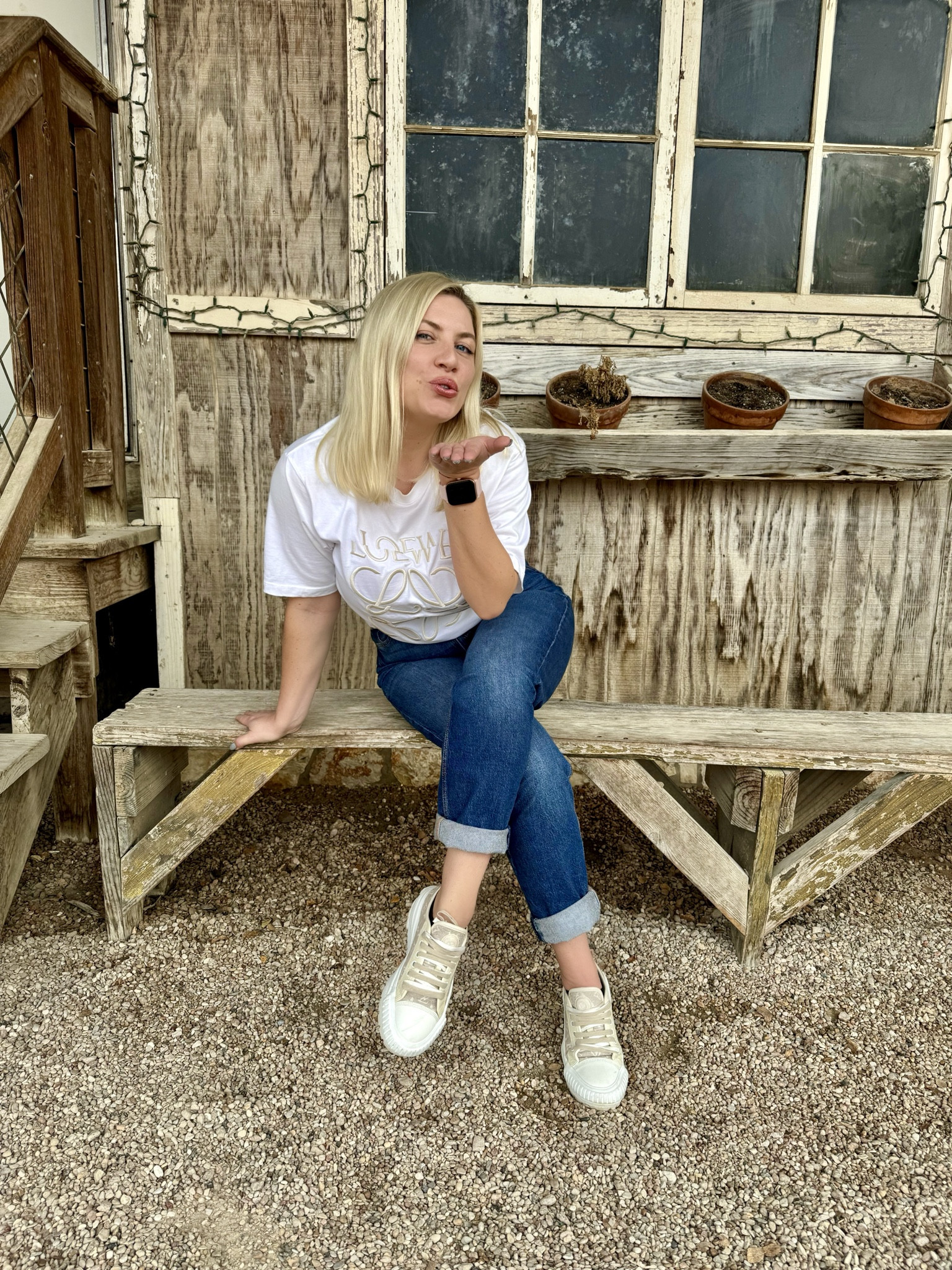 Nothing beats a casual T and jeans look   

#LTKStyleTip