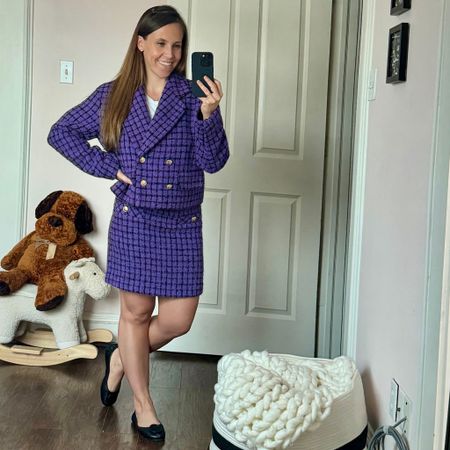 A little workwear look complete with checkered skirt and matching oversized jacket. Wearing a size 4-6 in both skirt and jacket  

#LTKworkwear #LTKbump #LTKstyletip