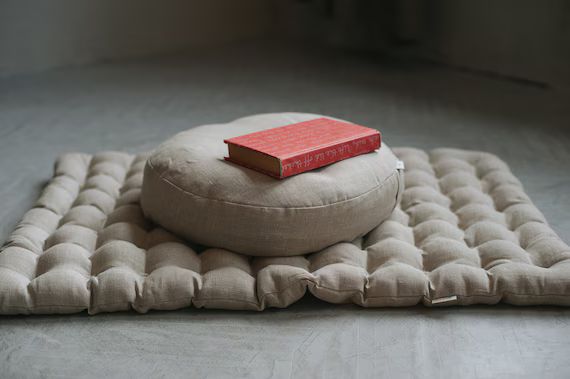 Meditation Set Zafu & Zabuton With Buckwheat Hulls Linen Floor - Etsy | Etsy (US)