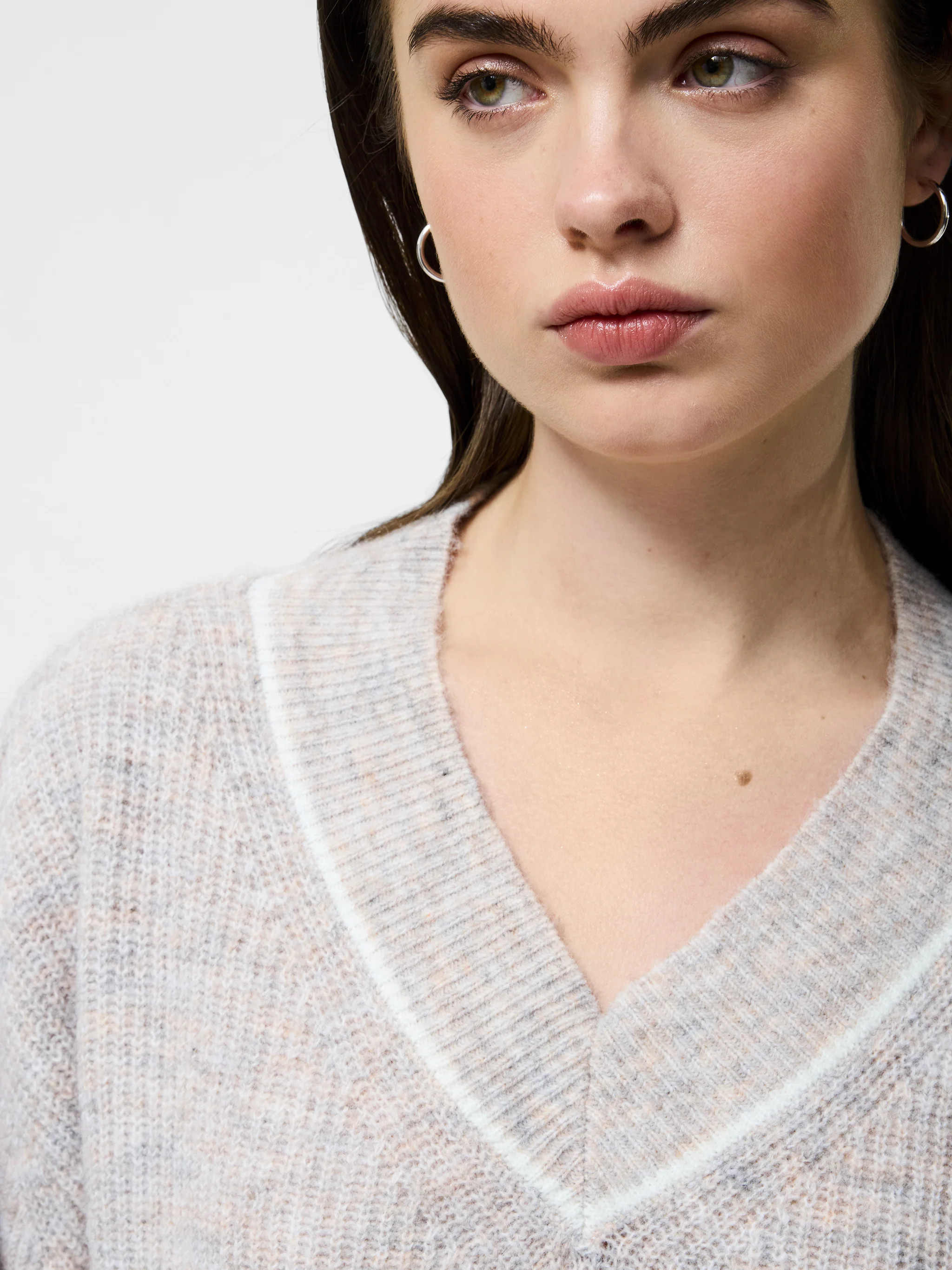 Kezia Tipped V-Neck Sweater | French Connection (US)