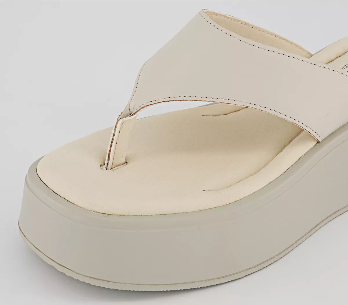 Vagabond Shoemakers
								Courtney Toe Thong 2 Sandals 
								Off White | OFFICE London (UK)