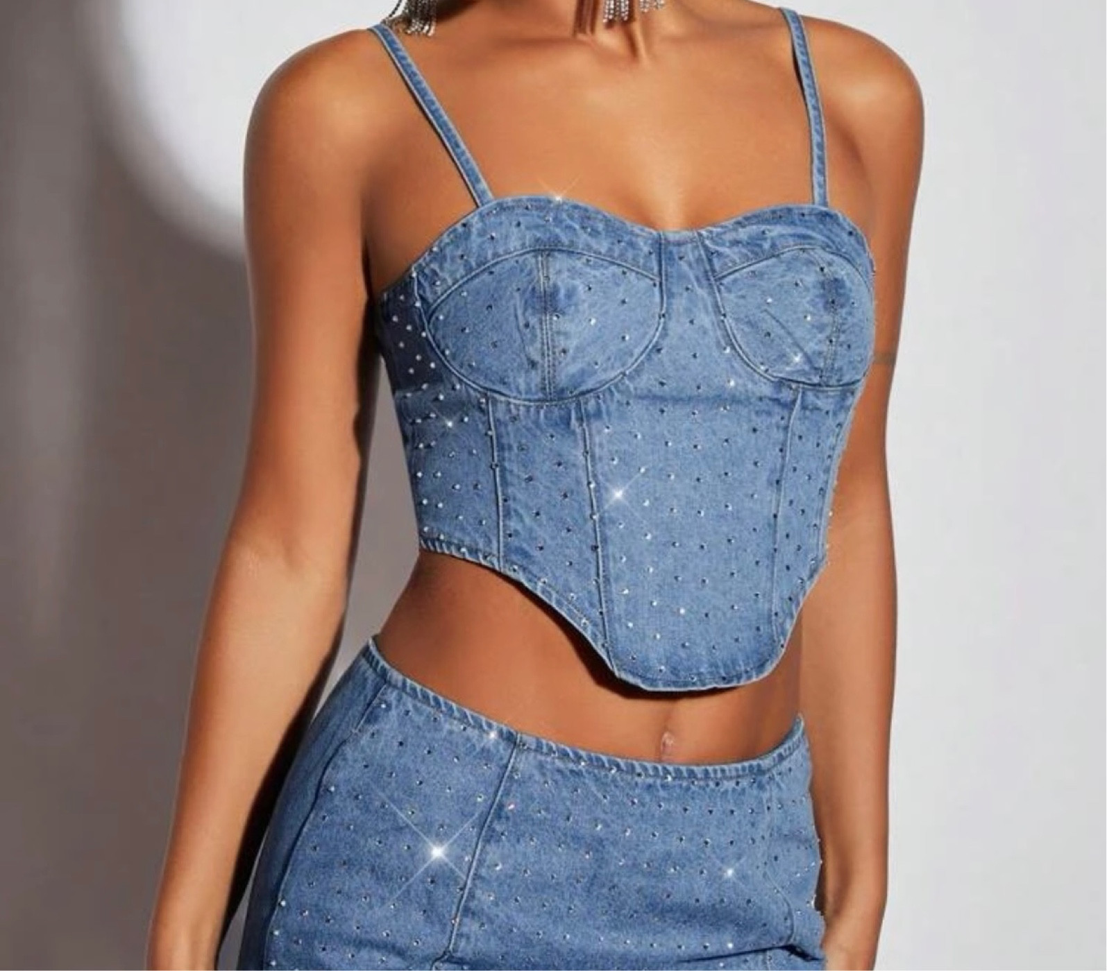 新品:CALNAMUR GLITTER DENIM RIBBON BUSTIER JOLIE RHINESTONE EMBELLISHED DENIM CORSET – AKIRA