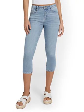 perfect fit mid-rise capri jeans - light wash | New York & Company