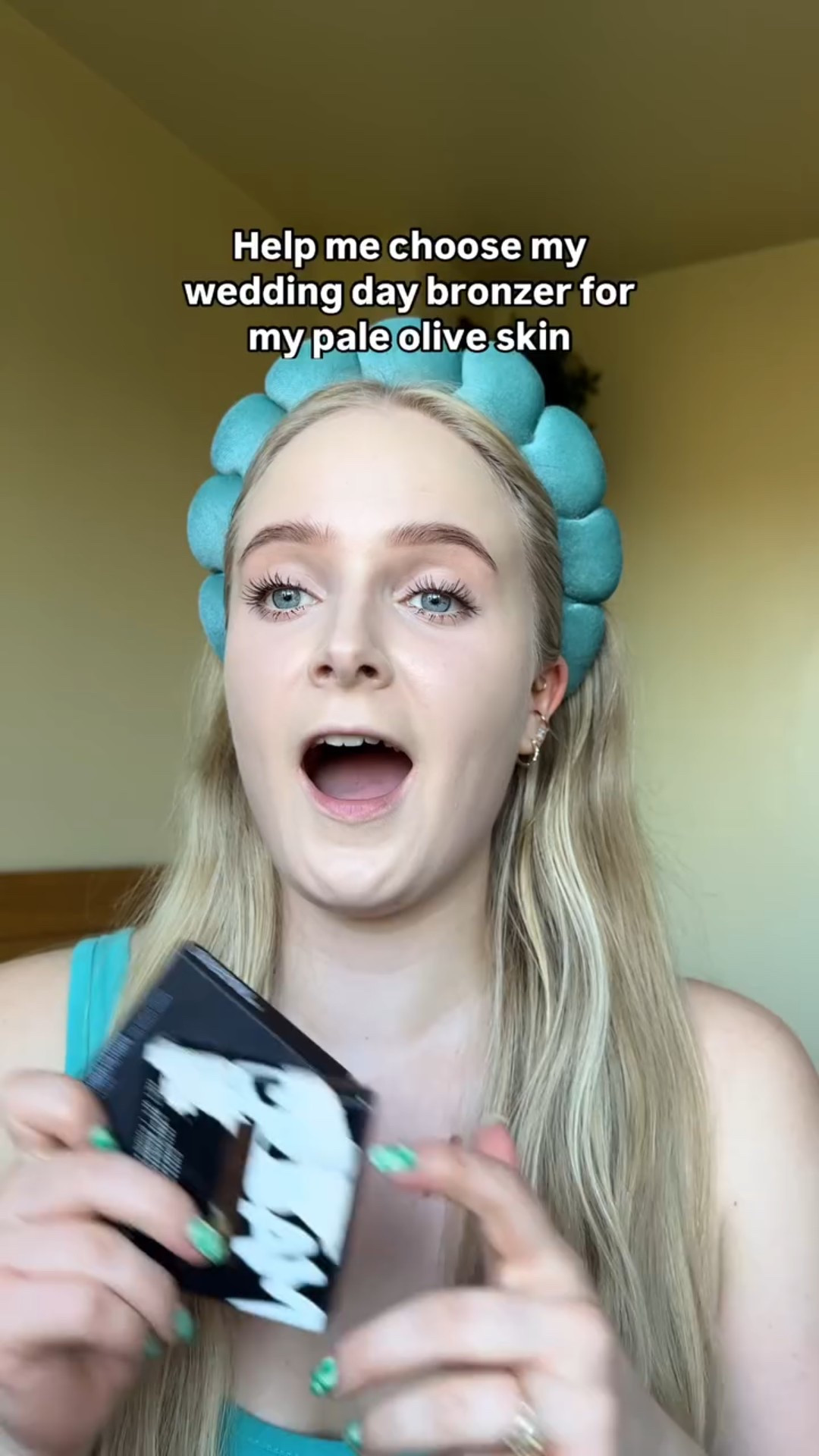 I think I know which is my favourite but we all know I’ve been very wrong about these things before 

This is the @fentybeauty cream bronzer in butta biscuit and the @makeupbymario soft sculpt skin enhancer in light medium

#paleolive #oliveskin #2025bride #paleskinmakeup #weddingmakeup #bridallook #bridalmakeup #makeupbymario #fentybeauty
