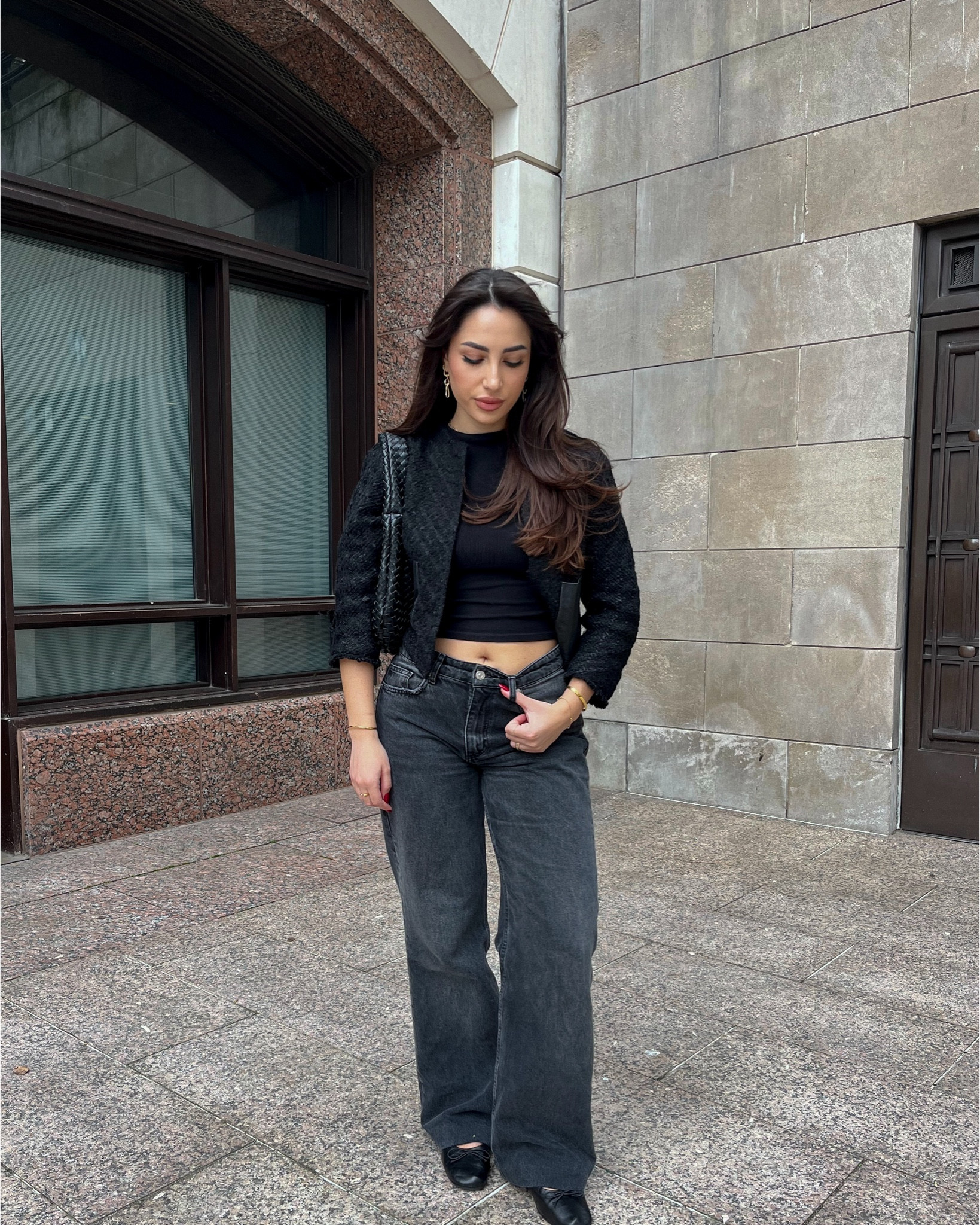 Keeping it chic 🖤

Top, jacket & jeans are Zara but I’ve linked some alternatives. Ballerina flats are from Massimo Dutti and bag is NAKD. 

outfit inspo, H&M, black wide leg jeans, tweed jacket, bottega bag dupe, Astrid & Miyu. 

#LTKstyletip #LTKeurope #LTKSeasonal