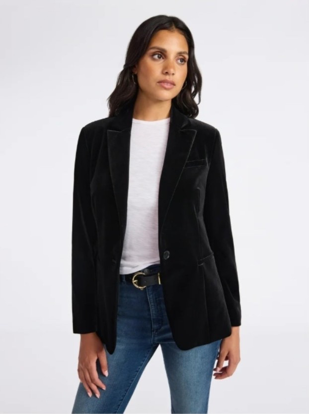 Velvet Blazer $39

#LTKHoliday #LTKFindsUnder50 #LTKParties