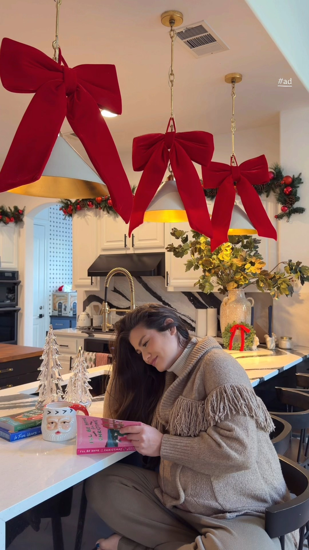 Last-minute gift shopping for my friends (and myself🤭) because we all can’t get enough of these holiday books from @Target !! #ad #TargetBooks #TargetPartners #Target


#LTKGiftGuide #LTKHoliday #LTKSeasonal