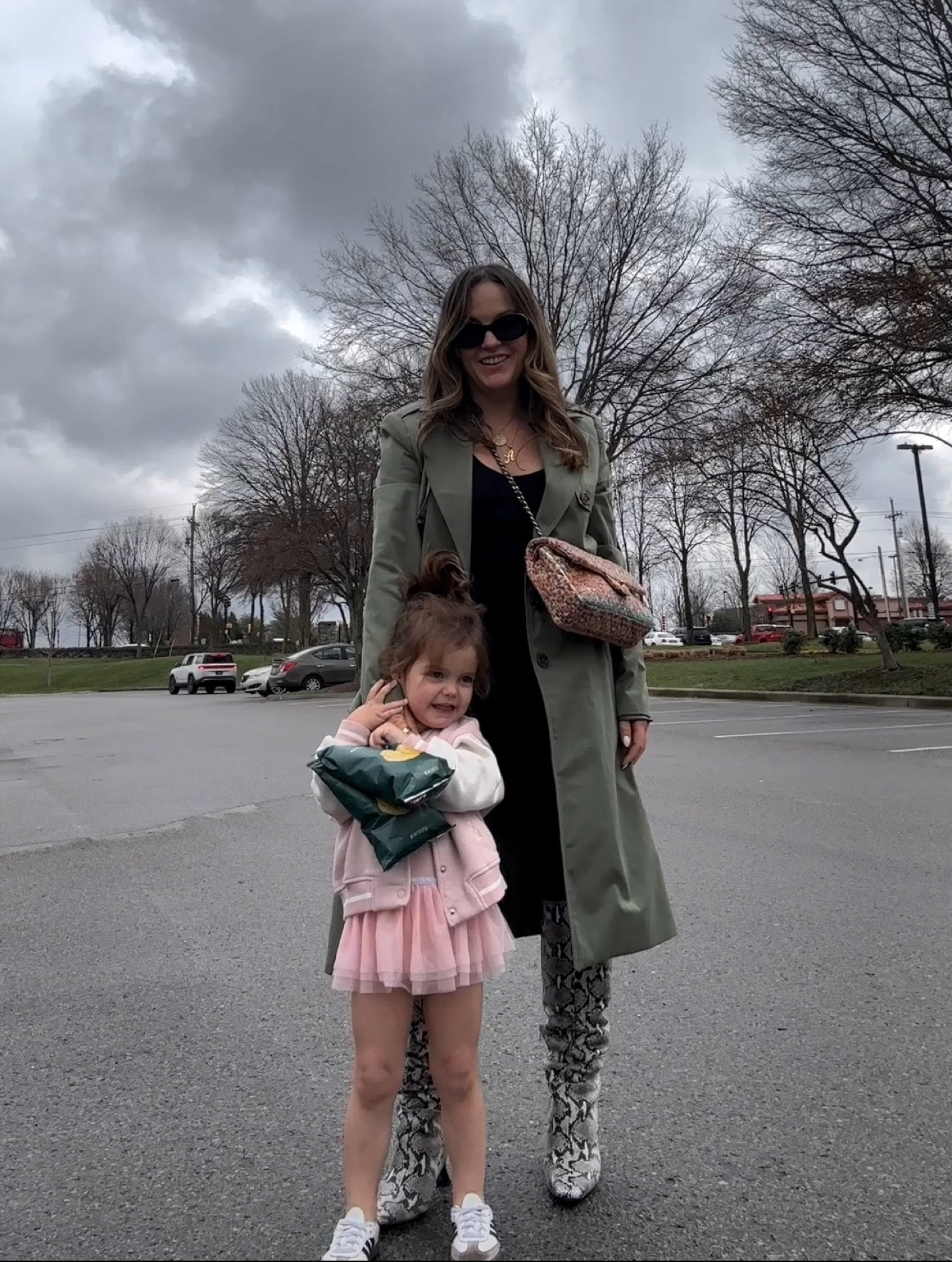 errands and mom life ootd 🫶🏼 these commmando leggings are amazing for being “dressed” but not uncomfortable 

#LTKstyletip