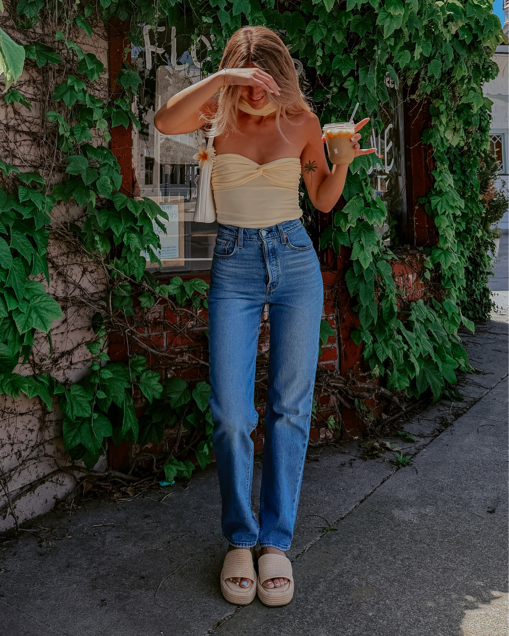 Summer date night outfit!!!


Jordanmarie, Levi’s, Jeans, strapless top, yellow top, summer outfit inspo 

#LTKvlog #LTKootd #LTKdayinmylife