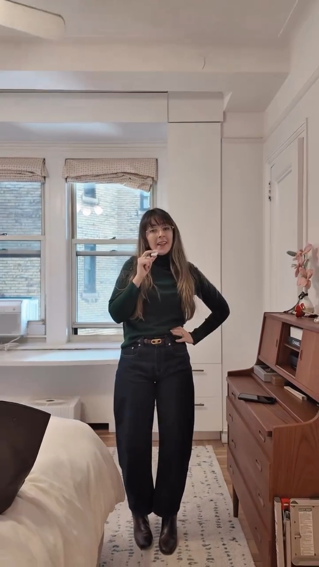 The difference between fine and finished.
One simple styling trick that turns any turtleneck into something intentional, polished, and quietly luxe.
Save this - future you will thank you ✨

#QuietLuxuryStyle #ElevatedBasics #WinterOutfitHack #TimelessStyle

how to style a turtleneck, turtleneck styling hack, elevate basic outfits, quiet luxury outfits, minimalist winter style, polished everyday outfits