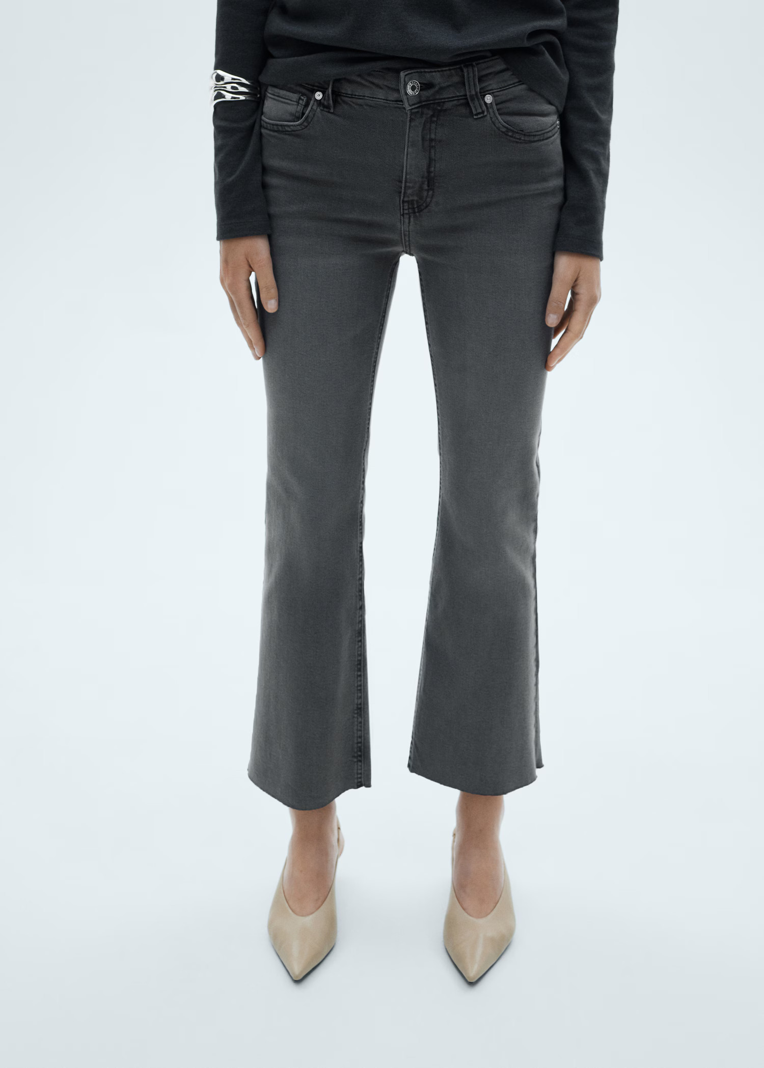 Sienna flared cropped jeans | MANGO (UK)
