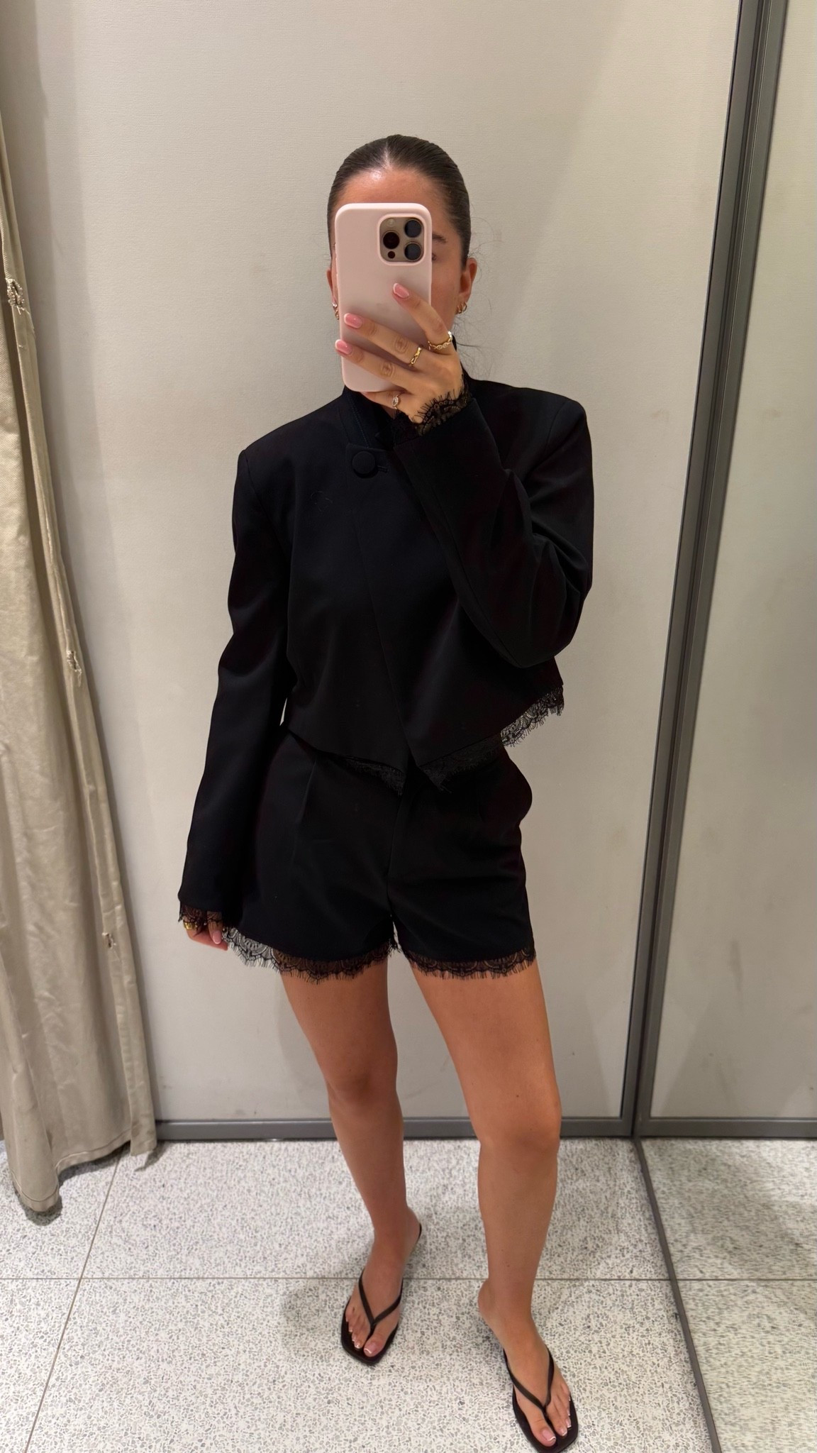 Chic co ord - autumn - black short set - lace blazer - date night - Partywear

#LTKautumn #LTKFashionMonth #LTKpartywear