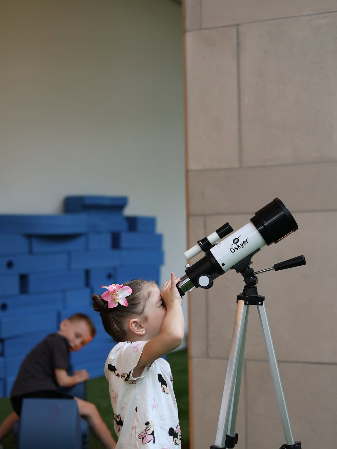 Reaching for the stars! The perfect gift to spark curiosity and endless exploration. Save this post and click the link in bio to shop! #stemtoys #kidsactivities #giftideas 

 #LTKgrwm #LTKootd #LTKKids