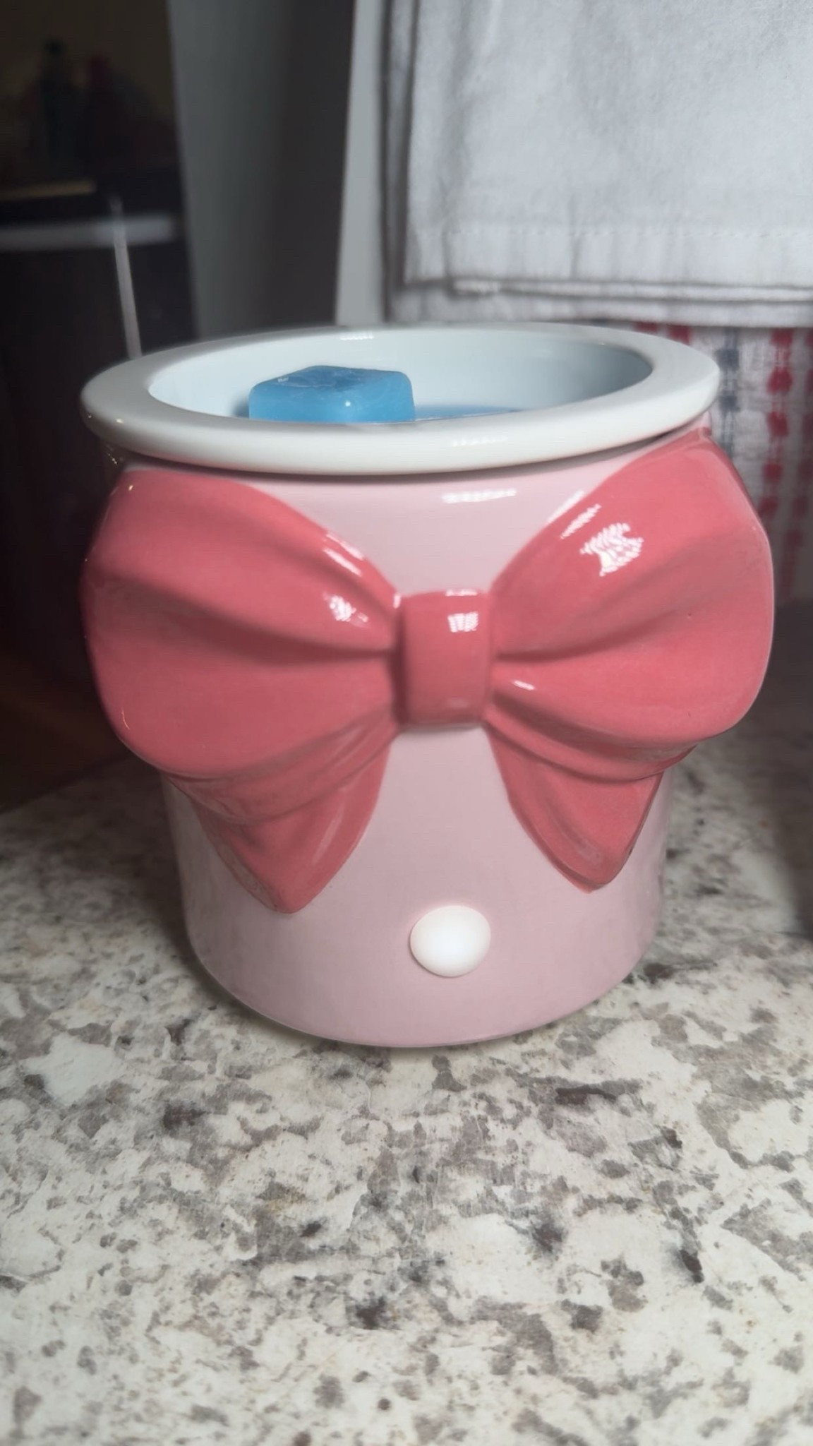 My new bow wax warmer!! I love it🎀🎀
